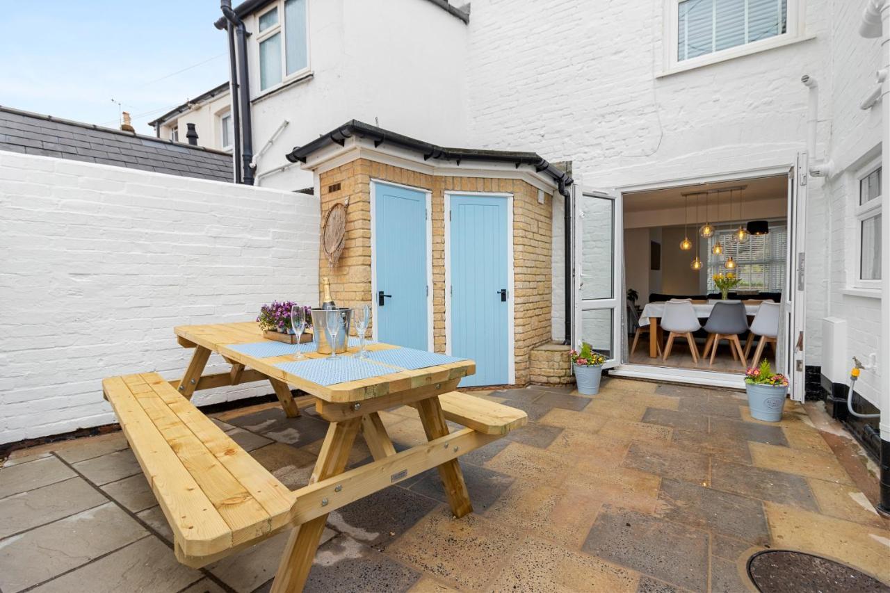 9 Riverside Holiday home *